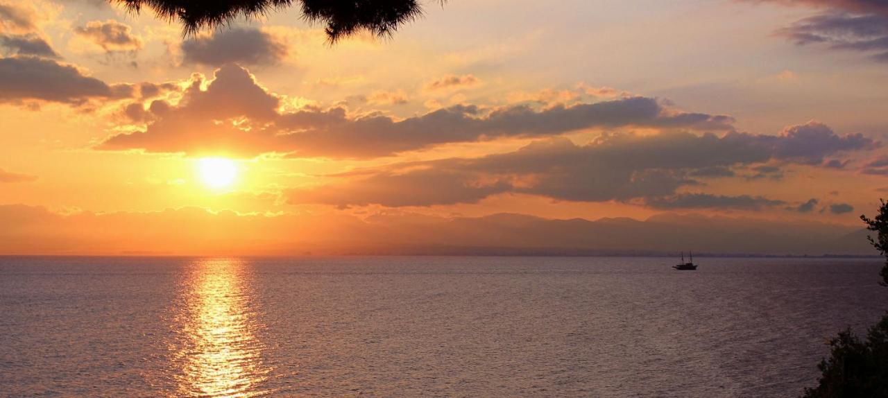 Naftilos Blue View Retreat Avia Екстер'єр фото